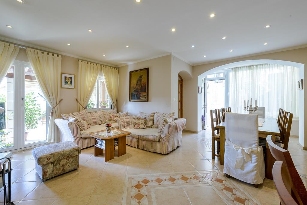 Superior Stunning Apartment Gravosa With A Free Parking Dubrovnik Luaran gambar
