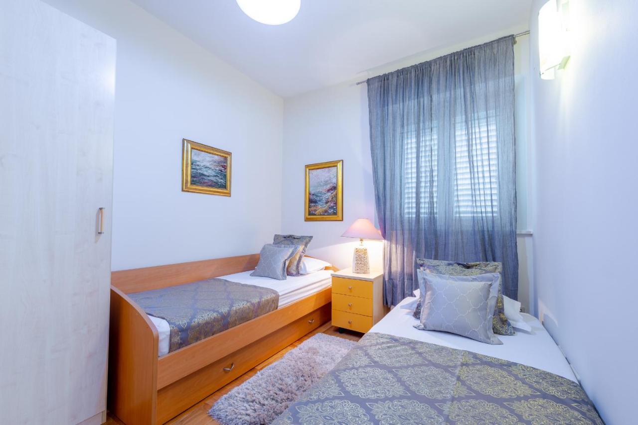 Superior Stunning Apartment Gravosa With A Free Parking Dubrovnik Luaran gambar